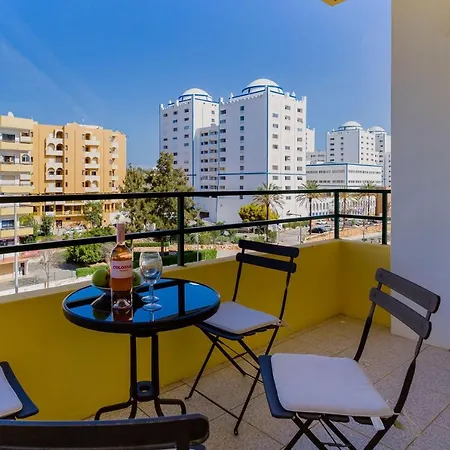 Light & Comfy W/ Pool & Balcony By Lovelystay Апартаменти Портіман